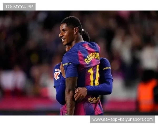 亚马尔一脚挑传，巴萨后点推射破门，巴萨球员阿尔巴